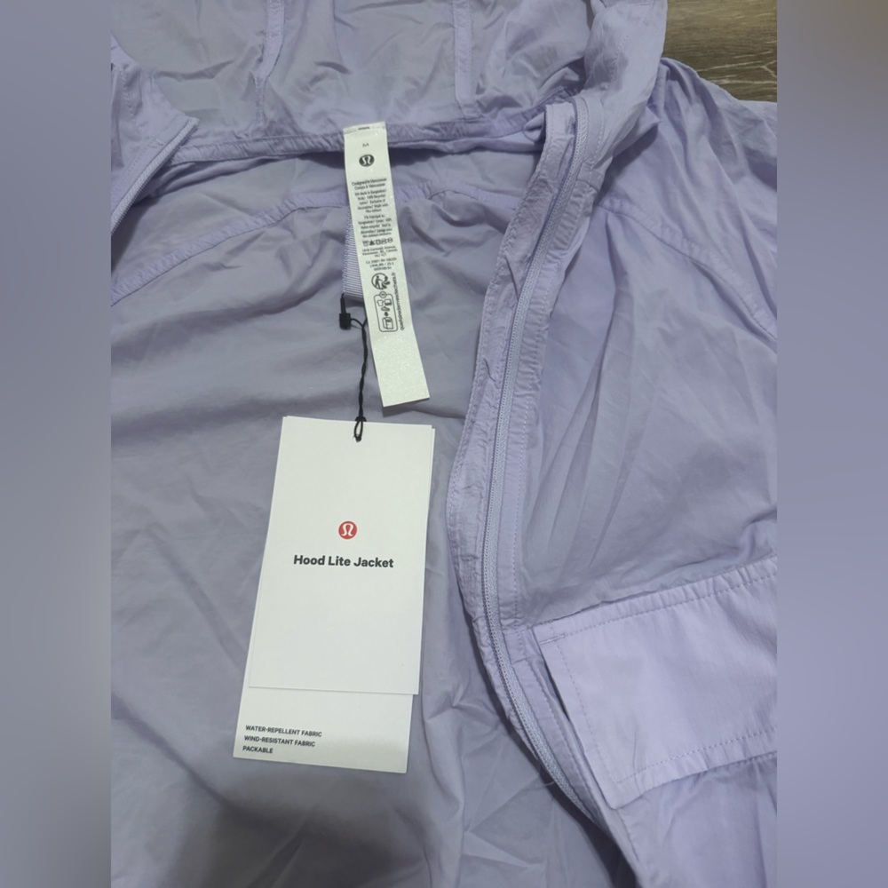 💜NWT LULULEMON hood lite jacket size M lavender 💜 windbreaker light rain coat - Picture 6 of 10